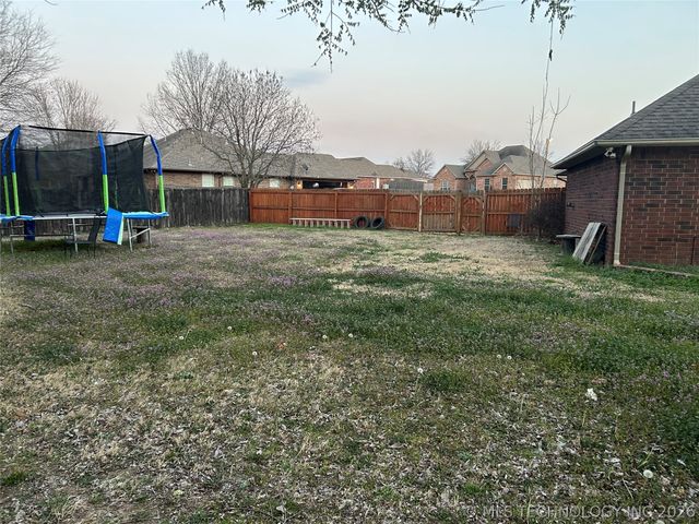 1204 Pinehurst Court, Fort Gibson, OK 74434