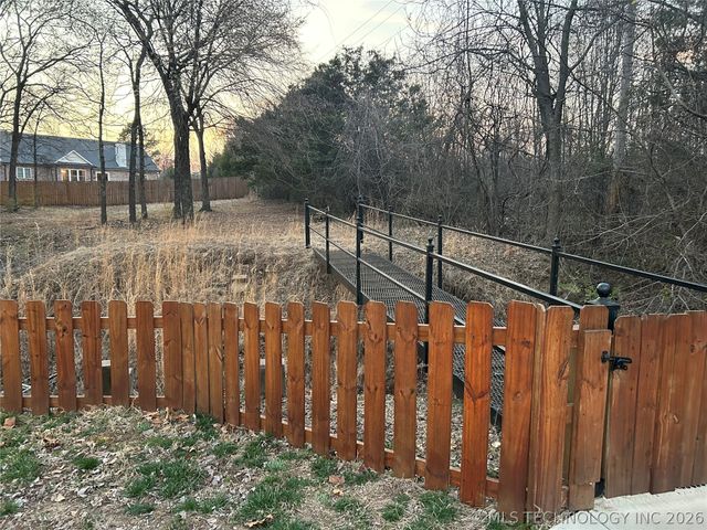 1204 Pinehurst Court, Fort Gibson, OK 74434