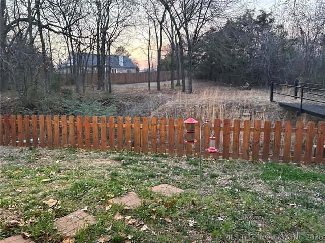 1204 Pinehurst Court, Fort Gibson, OK 74434