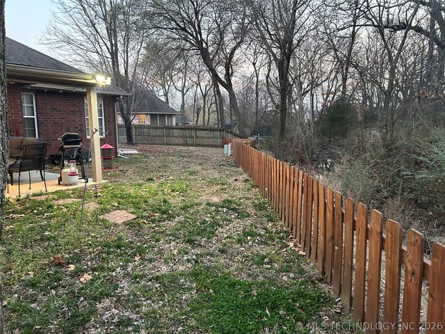 1204 Pinehurst Court, Fort Gibson, OK 74434