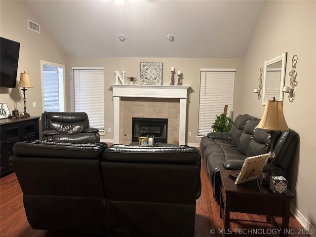 1204 Pinehurst Court, Fort Gibson, OK 74434