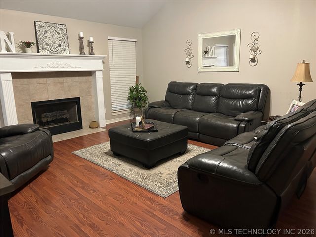 1204 Pinehurst Court, Fort Gibson, OK 74434