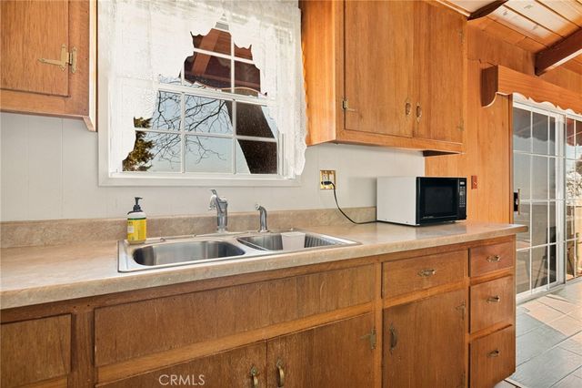 30509 Live Oak, Running Springs, CA 92382