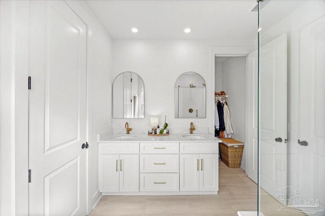 5751 Dunbar Cir, Milton, FL 32583