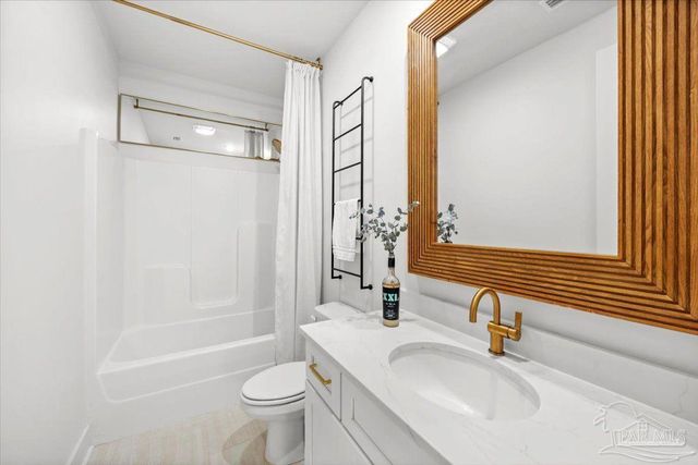 5751 Dunbar Cir, Milton, FL 32583