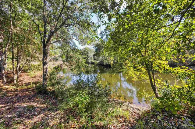 5751 Dunbar Cir, Milton, FL 32583