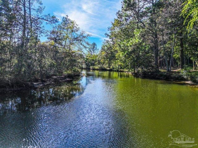 5751 Dunbar Cir, Milton, FL 32583