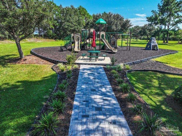 5751 Dunbar Cir, Milton, FL 32583