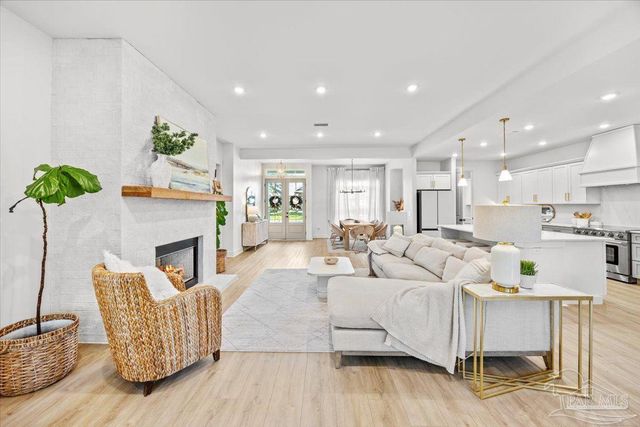 5751 Dunbar Cir, Milton, FL 32583