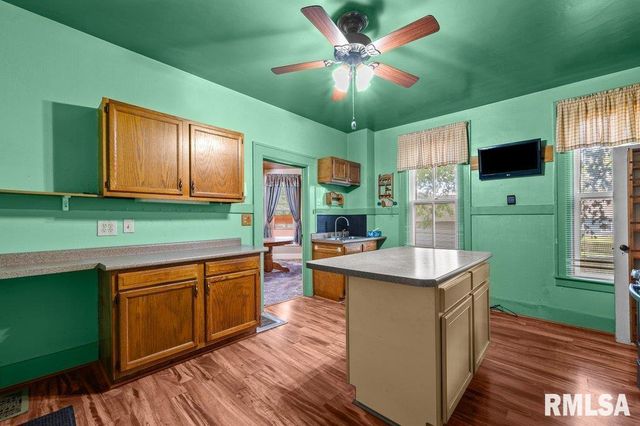 3011 TELEGRAPH Road, Davenport, IA 52802