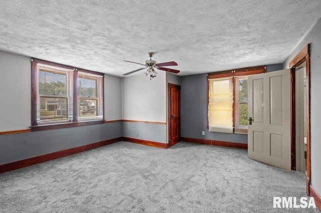 3011 TELEGRAPH Road, Davenport, IA 52802