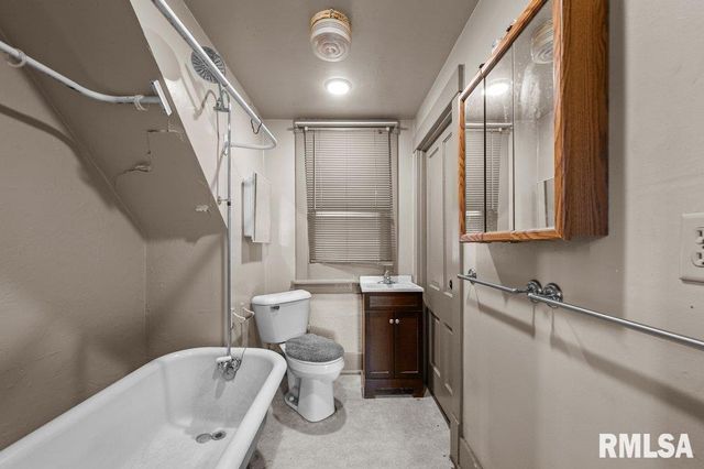 3011 TELEGRAPH Road, Davenport, IA 52802