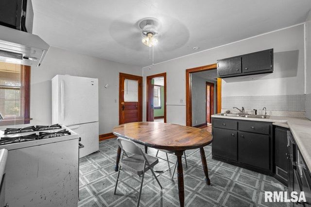 3011 TELEGRAPH Road, Davenport, IA 52802