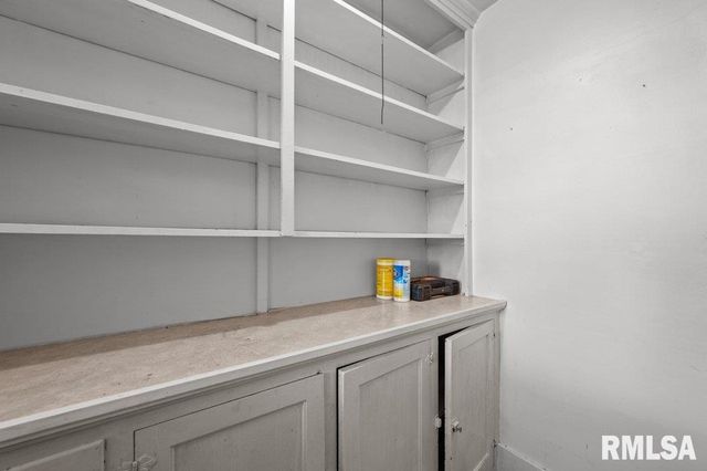 3011 TELEGRAPH Road, Davenport, IA 52802