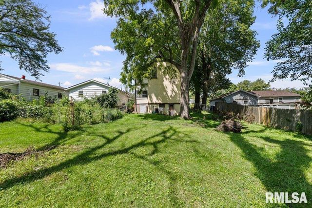 3011 TELEGRAPH Road, Davenport, IA 52802