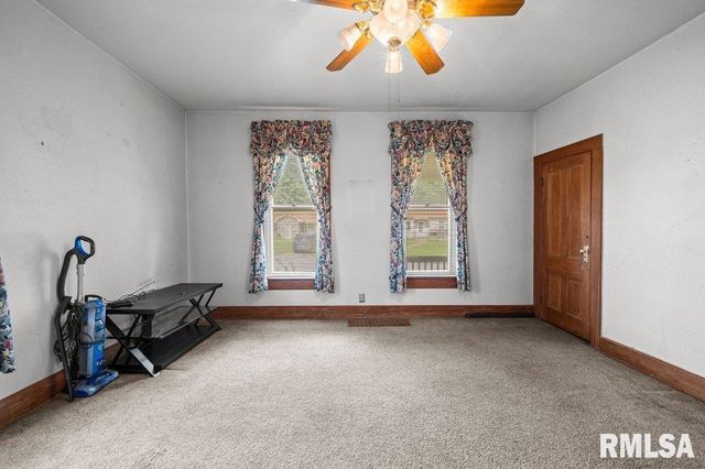 3011 TELEGRAPH Road, Davenport, IA 52802