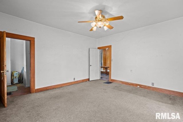 3011 TELEGRAPH Road, Davenport, IA 52802