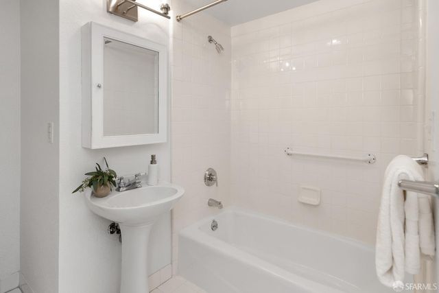 1880 Steiner Street 208, San Francisco, CA 94115