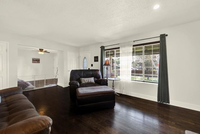 736 Golden Ave, Lodi, CA 95240