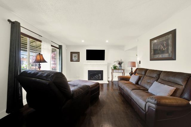 736 Golden Ave, Lodi, CA 95240