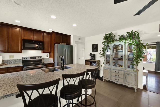 736 Golden Ave, Lodi, CA 95240