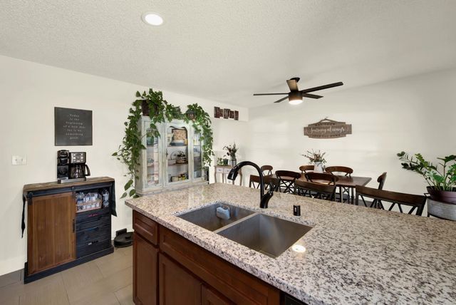 736 Golden Ave, Lodi, CA 95240