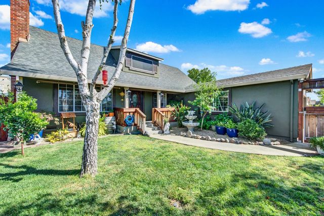 736 Golden Ave, Lodi, CA 95240