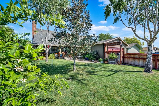 736 Golden Ave, Lodi, CA 95240