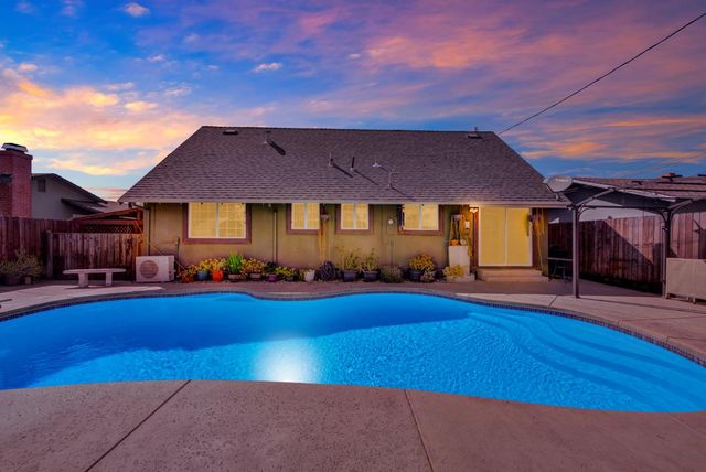 736 Golden Ave, Lodi, CA 95240