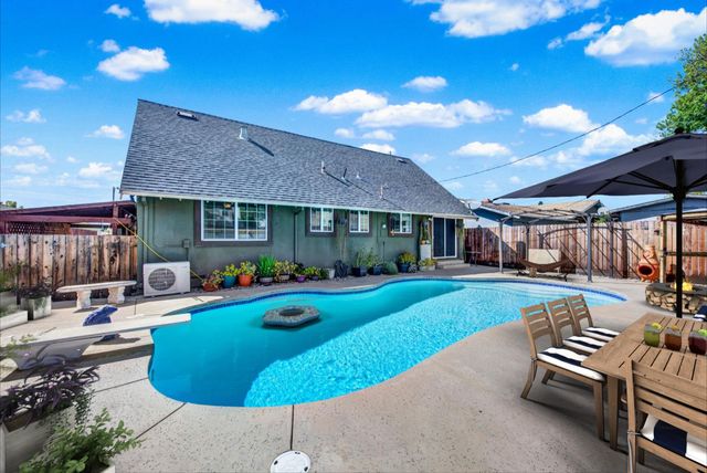 736 Golden Ave, Lodi, CA 95240