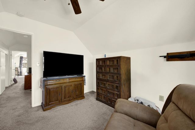 736 Golden Ave, Lodi, CA 95240