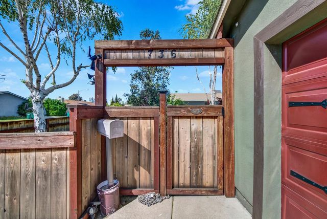 736 Golden Ave, Lodi, CA 95240