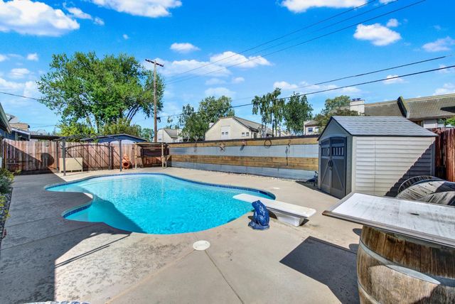 736 Golden Ave, Lodi, CA 95240