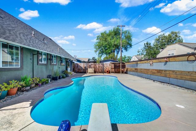 736 Golden Ave, Lodi, CA 95240