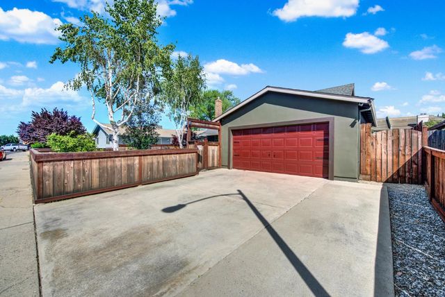 736 Golden Ave, Lodi, CA 95240