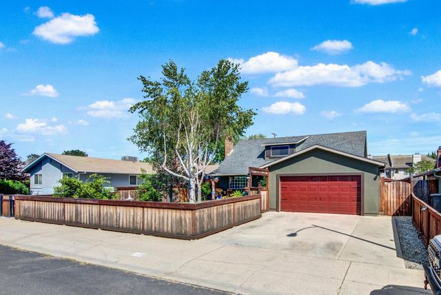 736 Golden Ave, Lodi, CA 95240