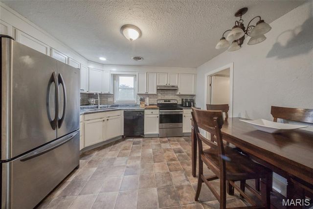 12185 County Road 2170, Rolla, MO 65401