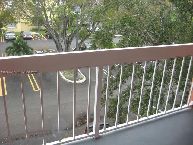 7740 Camino Real G-302, Miami, FL 33143