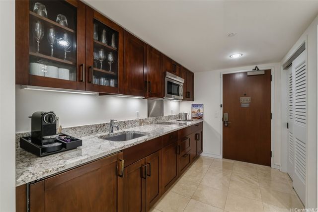 223 Saratoga Road 1008, Honolulu, HI 96815