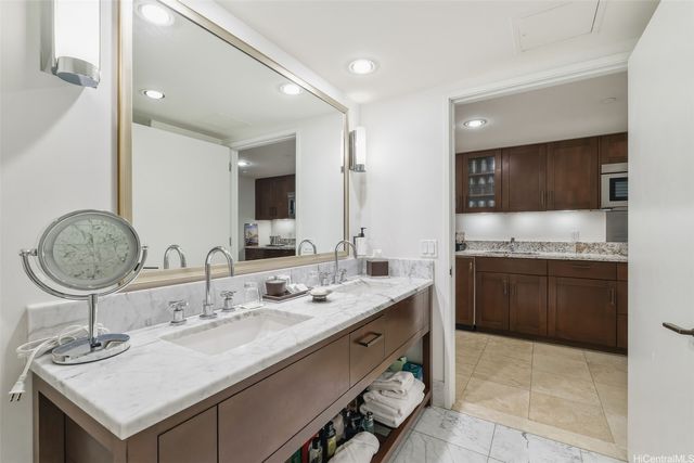 223 Saratoga Road 1008, Honolulu, HI 96815
