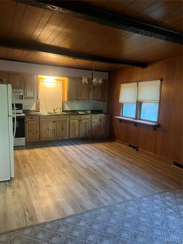 2706 Saint Marys Avenue, Hannibal, MO 63401