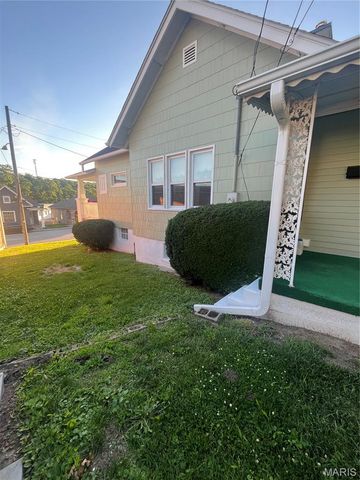 2706 Saint Marys Avenue, Hannibal, MO 63401