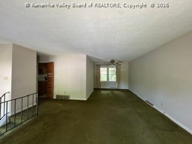 1226 Thomas Road, South Charleston, WV 25303
