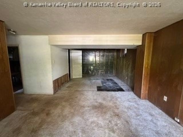 1226 Thomas Road, South Charleston, WV 25303