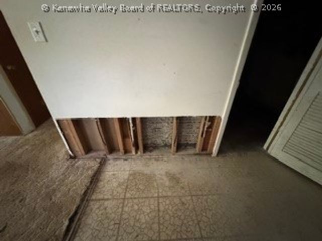 1226 Thomas Road, South Charleston, WV 25303