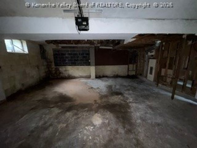 1226 Thomas Road, South Charleston, WV 25303