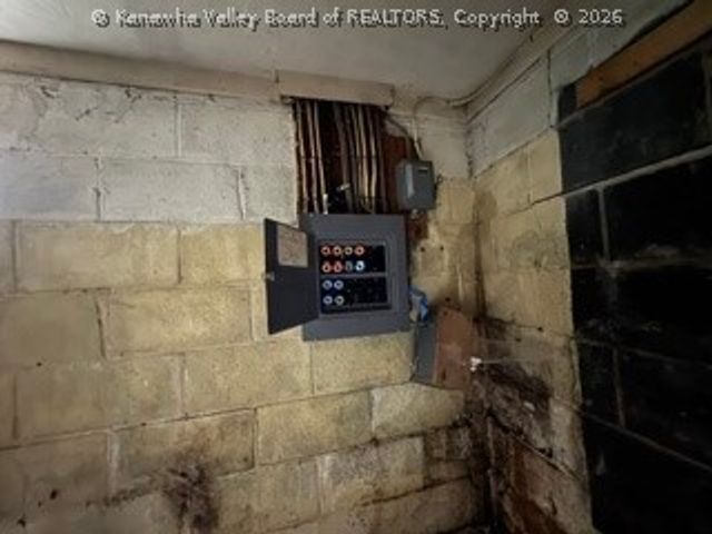 1226 Thomas Road, South Charleston, WV 25303