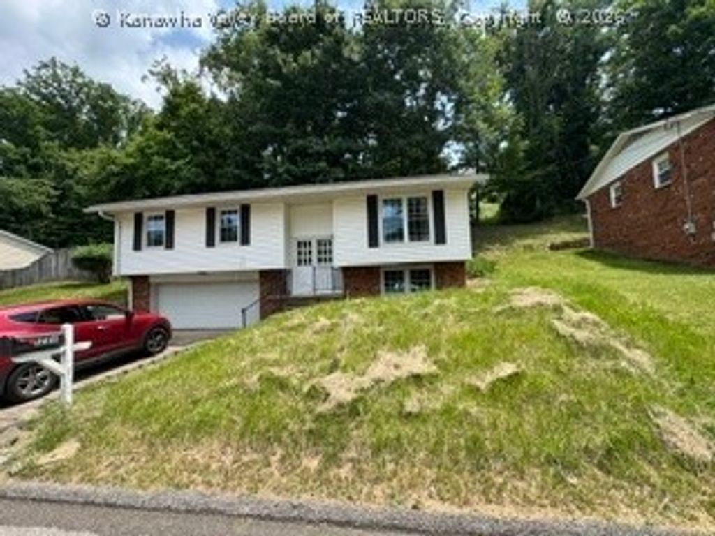 1226 Thomas Road, South Charleston, WV 25303