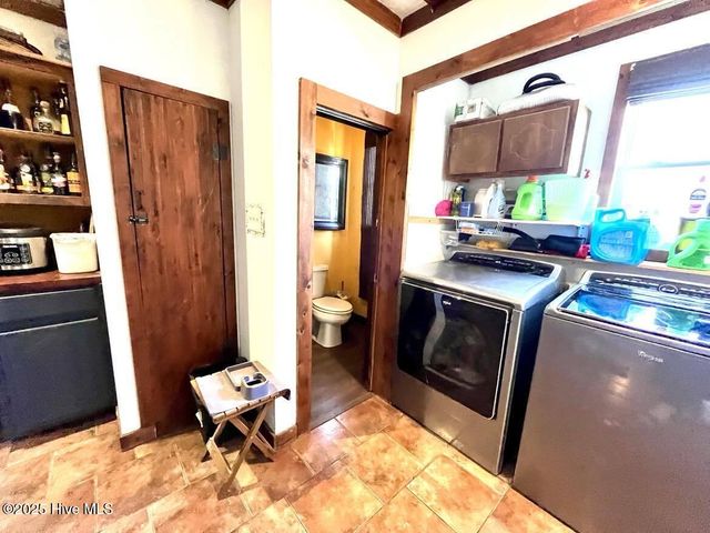 1281 Old Chinquapin Road, Beulaville, NC 28518