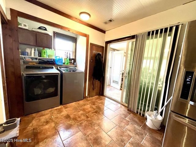 1281 Old Chinquapin Road, Beulaville, NC 28518